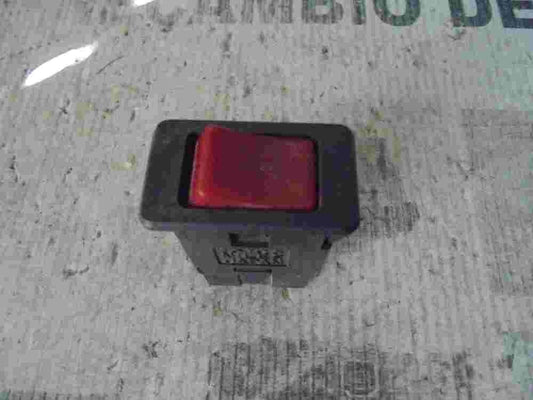 Warnblinkschalter Nissan Vanette TERRANO I WD21 Pathfinder D21 NILES 15106