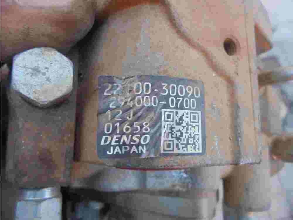 Dieselpumpe  Einspritzpumpe  Toyota Hilux 2940000700 DENSO 2210030090