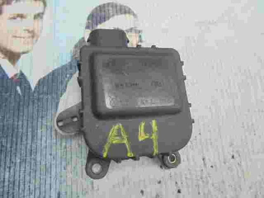 Stellmotor Heizung  Audi A4 B5 VW Passat B5 8D1820511B  BOSCH 0132801149