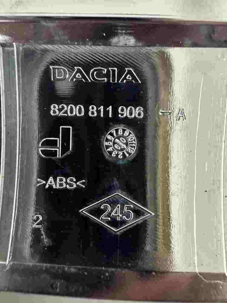 Emblem Logo hinten  Dacia Logan Sandero 2004-2017 8200811906A