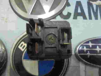Spannungsregler Kia Carnival 0K55A18990 0K55A-18990 AR07011M7S BRKT 12V DC