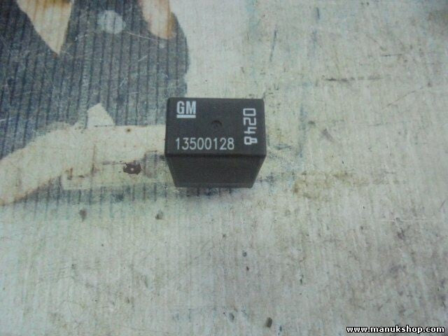Relais Opel Astra J Zafira C 2010 GM 13500128