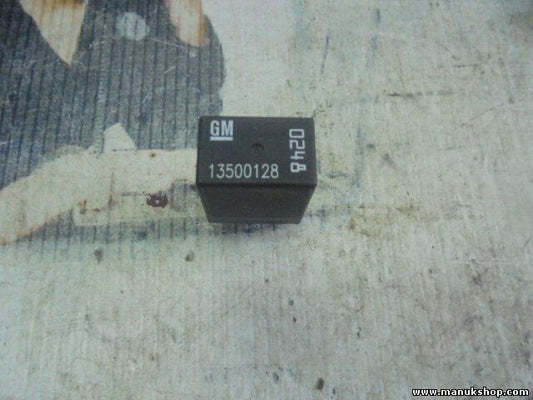 Relais Opel Astra J Zafira C 2010 GM 13500128