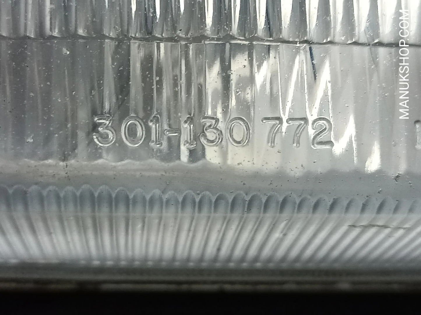 Scheinwerfer rechts VW Volkswagen T4 Hella DOT  301130772 301-130 772