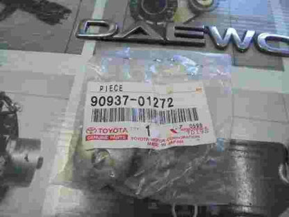 Piece  Toyota Lexus GX470 LX450 LX470  9093701272  90937-01272