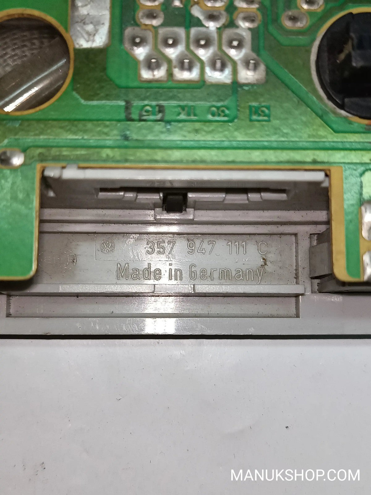 Innenleuchte VW Volkswagen Golf Vento 357947111C 357 947 111 C L2362 D5961 HELLA