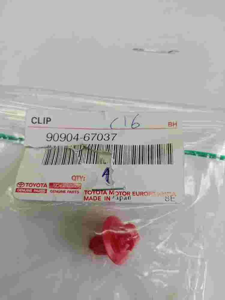 Clip Outside Moulding  Toyota Land Cruiser Tundra RAV4 4Runner 9090467037