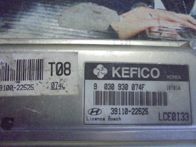 Motorsteuergerät  Hyundai Accent 3911022525 LCE0I33 9030930074F 3910022525