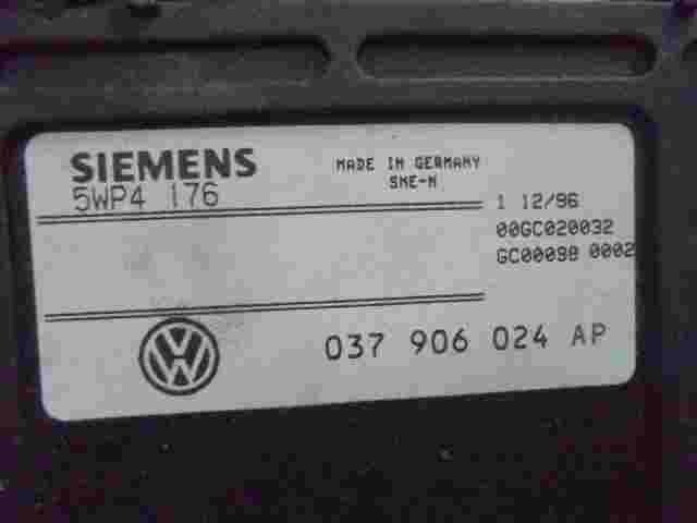 Motorsteuergerät VW Passat Golf Seat Toledo 037906024AP SIEMENS 5WP4176