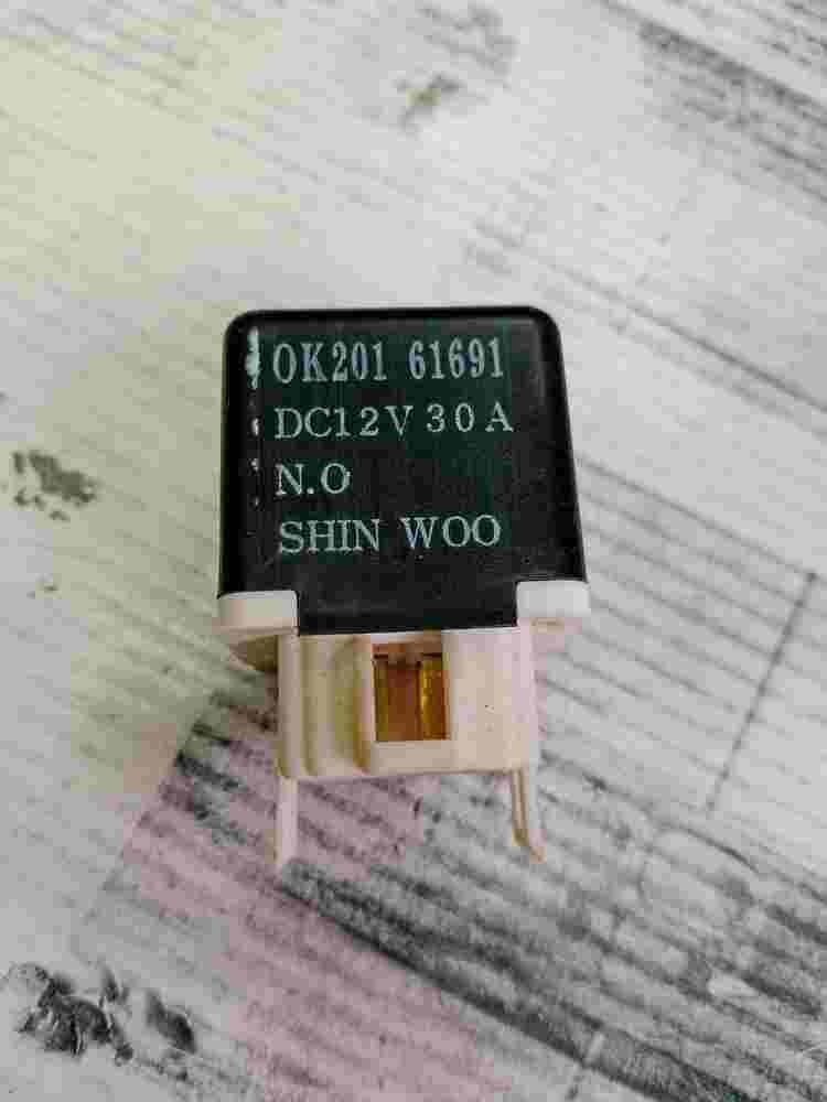 Relais Klimaanlage Kia Sephia 0K20161691 0K201-61691 0K201 61691 DC12V30A