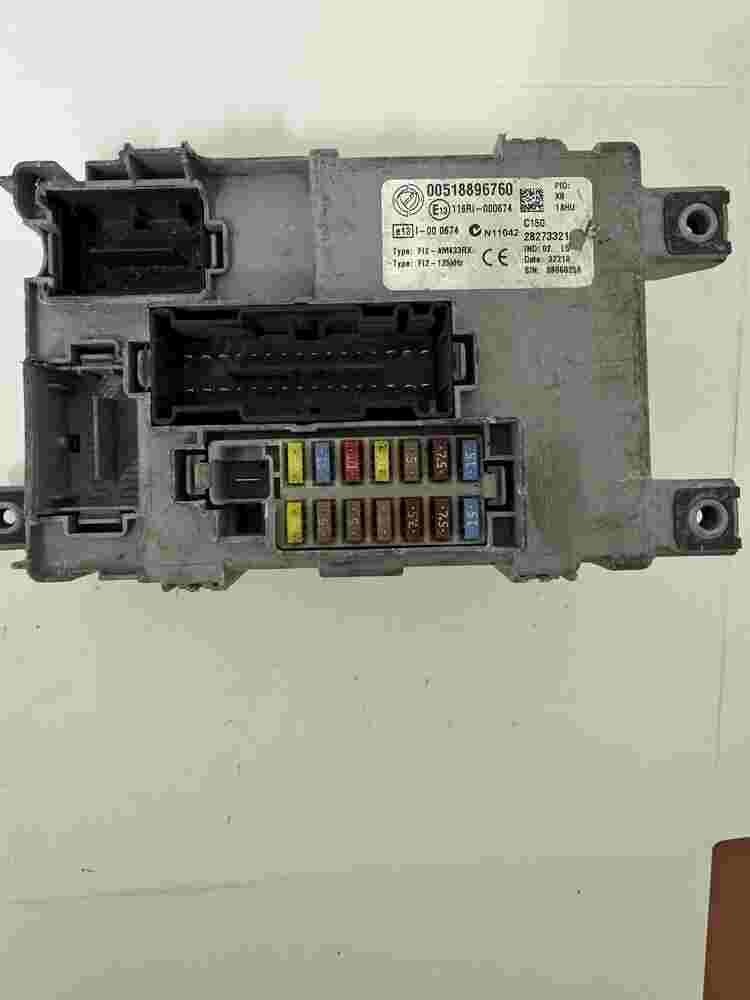 Zentralsteuergerät Fiat 500 Grande Punto Doblo 00518896760 28273321  AM433RX