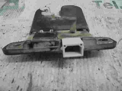 Heckklappenschloss Audi A4 8D5827505D 8D5 827 505 D