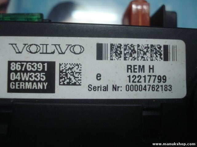 Sicherungskasten Volvo V70 S80 2,4 REM H 8676391 04W335 12217799 00004762183