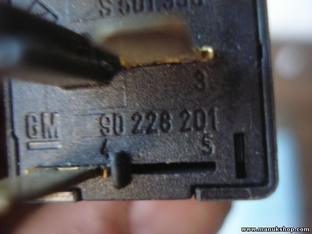 Nebelscheinwerfer Schalter Opel Corsa 90 2282 201 90228201