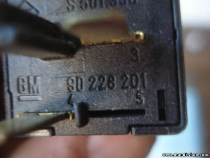 Nebelscheinwerfer Schalter Opel Corsa 90 2282 201 90228201