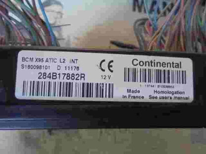 Sicherungskasten Renault Megane BCM X95 284B17882R Continental S180098101D