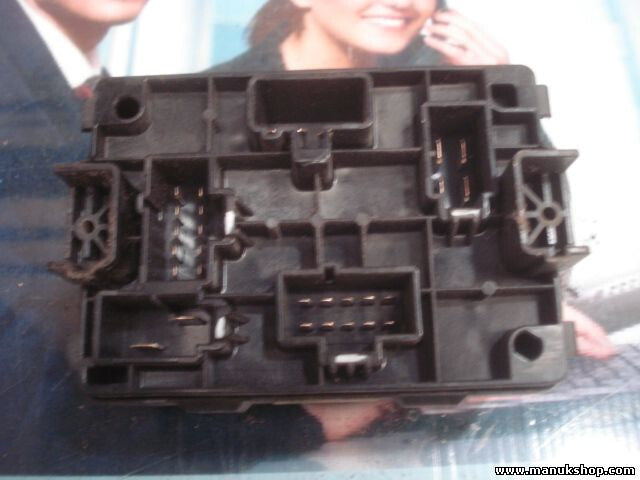 Sicherungskasten Ford Mondeo 93BG14A073AB 93BG-14A073-AB