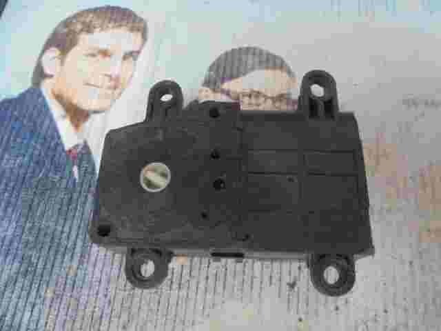 Stellmotor Heizung Kia Carnival 2 II Spectra Doowon H400730450 400730450 2L26