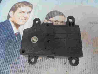 Stellmotor Heizung Kia Carnival 2 II Spectra Doowon H400730450 400730450 2L26