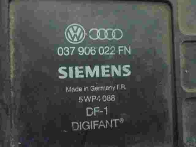 Motorsteuergerät VW Passat B3/B4 037906022FN 037 906 022 FN SIEMENS 5WP4088