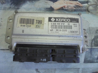 Motorsteuergerät  Hyundai Accent 3911022525 LCE0I37 9030930074F 3910022525