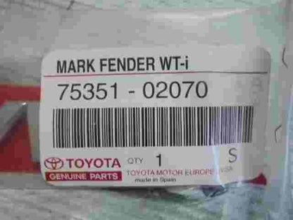 Emblem Logo Toyota Corolla E12 VVT-i 7535102070 75351-02070