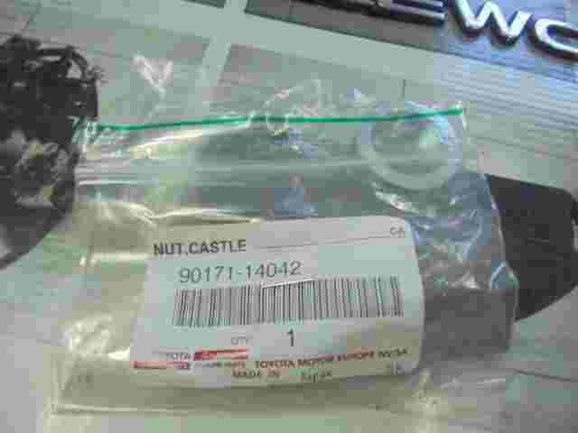 Castle Nuts / Toyota Lexus GX 460 GX470 9017114042 90171-14042