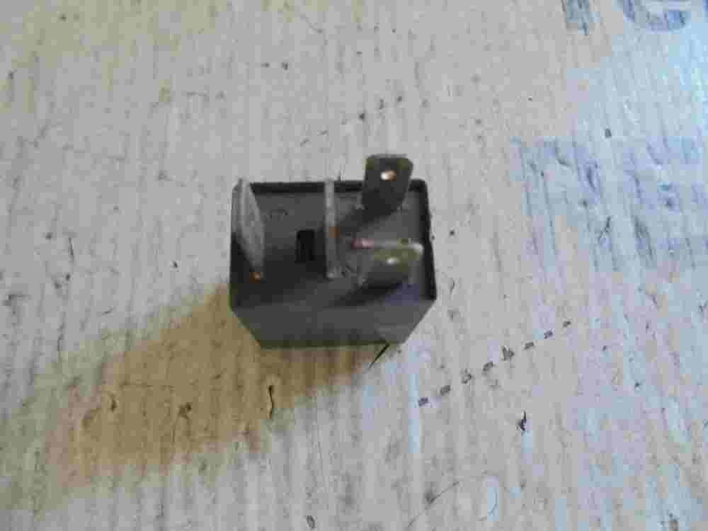 Relais Opel Omega BOSCH 0332017100 0 332 017 100