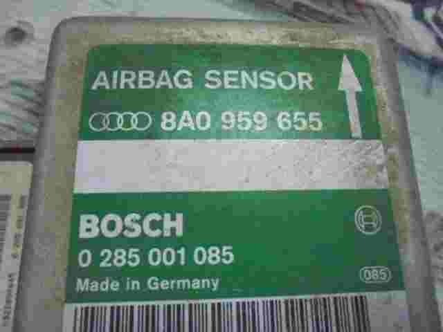 Airbagsensor Airbagsteuergerät Audi A4 B5 A6 C4 80 90 8A0959655 BOSCH 0285001085