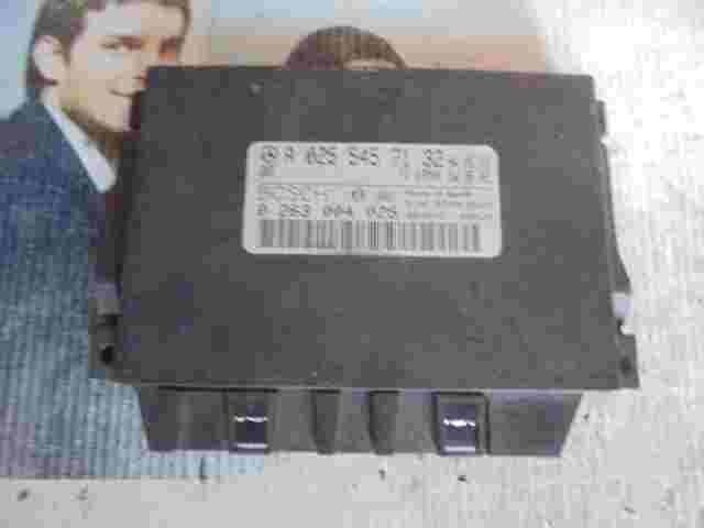 Steuergerät Einparkhilfe Mercedes W211 A0255457132 Q07 FD03M04 0263004025