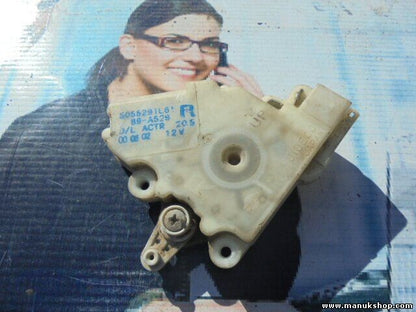 Stellmotor Zentralverriegelung Tür vorne rechts Nissan Terrano Ford 8055291L61