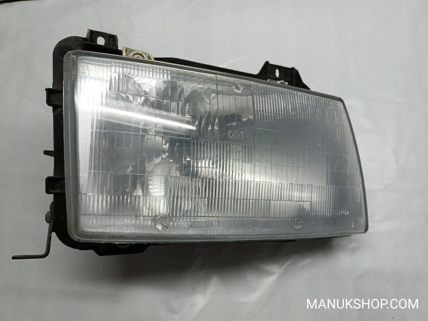 Scheinwerfer rechts VW Volkswagen T4 Hella DOT  301130772 301-130 772