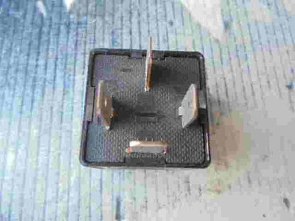Kühlerlüfter Relais Audi Q7 4L A6 C6 TT A5 VW Touareg 8K0951253 V23136B6X Nr.643
