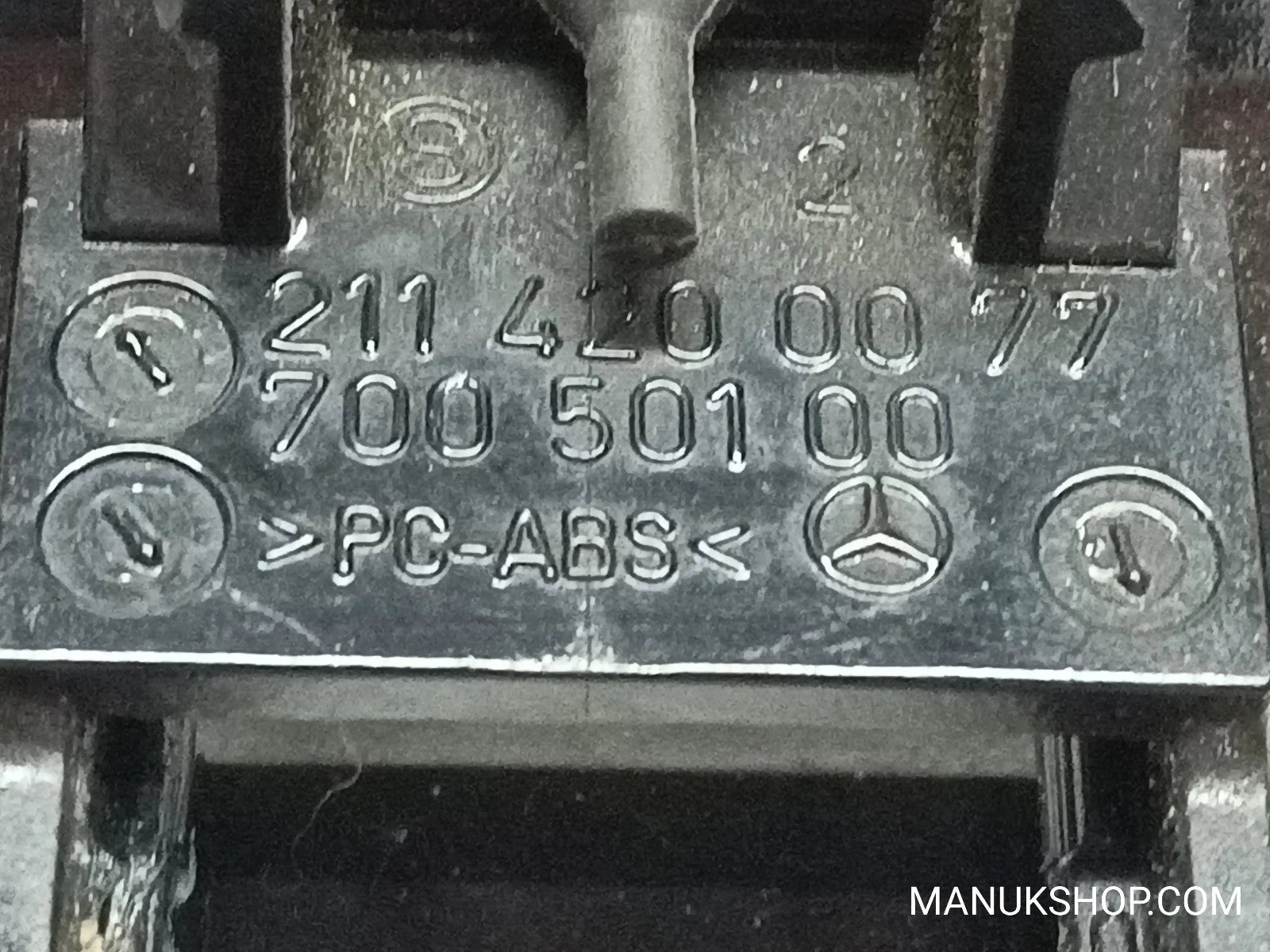 Schaltfläche Parkplätze Bremsen Mercedes-Benz  2114200077 211 420 00 77 70050100