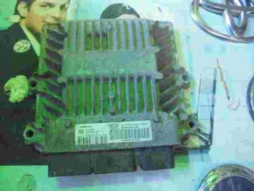 Motorsteuergerät Peugeot 407 SID803A SW9664287480 HW9661642180 5WS40615A-T