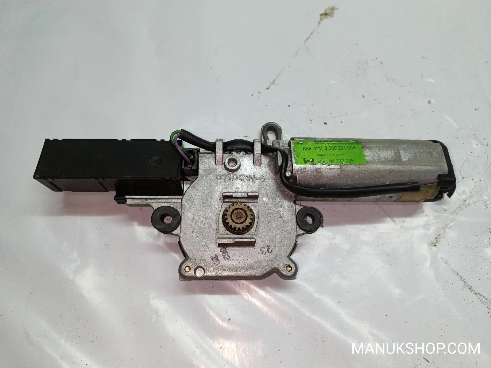 Schiebedachmotor Mercedes-Benz W210 2108202842   BOSCH 0390201608 0 390 201 608
