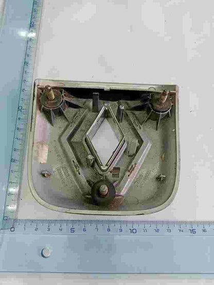Emblem Renault Clio II 8200060918 82 00 060 918 Valeo 242099000 13.5cm.