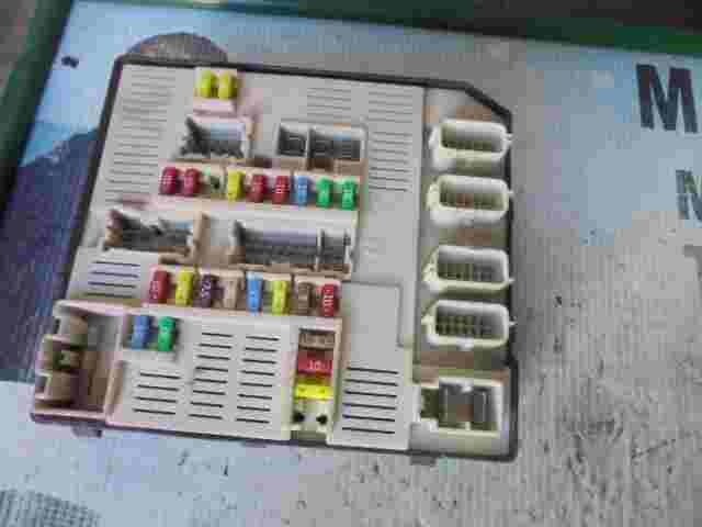 Sicherungskasten Renault Megane 284B65125R 519331F03 USM BD95 L1
