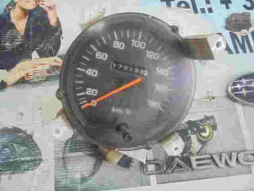 Tachometer Toyota Land Cruiser 4.0 60 GX 1980-1989 24V 8311090A37 83110-90A37