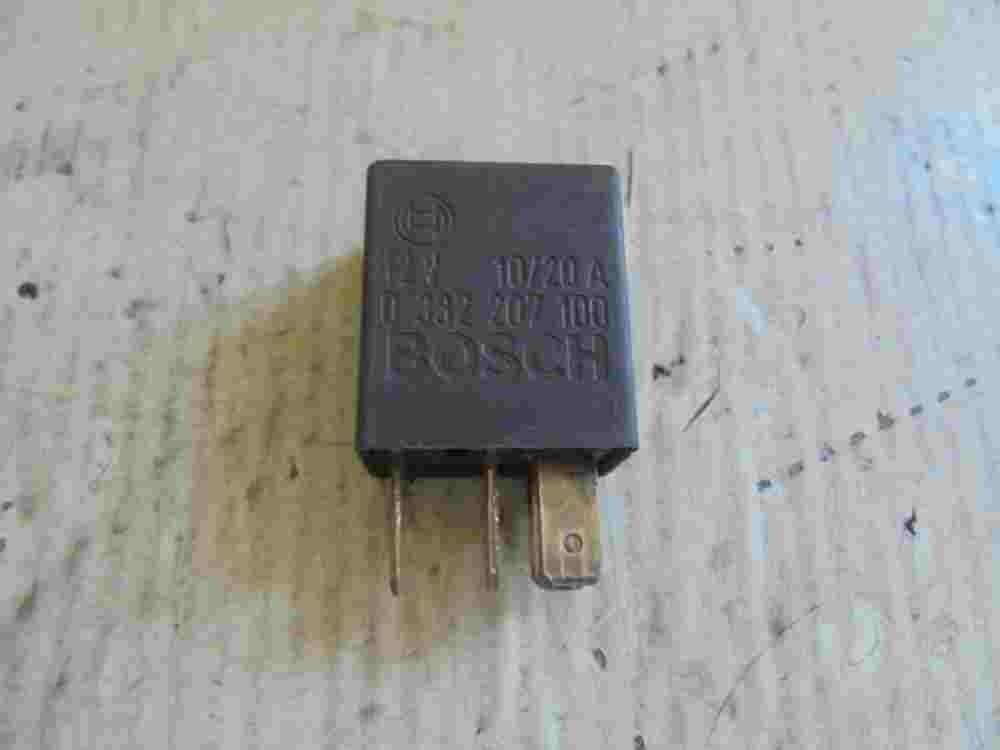 Relais Opel Astra BOSCH 0332207100 0 332 207 100