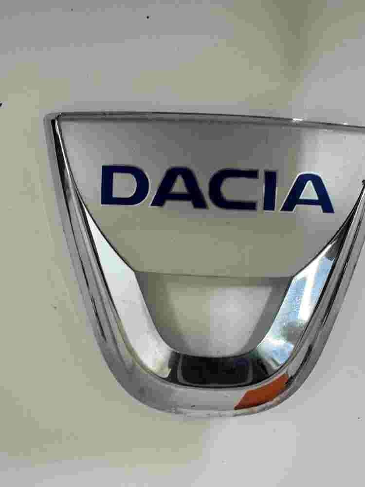 Emblem Logo hinten  Dacia Logan Sandero 2004-2017 8200811906A .