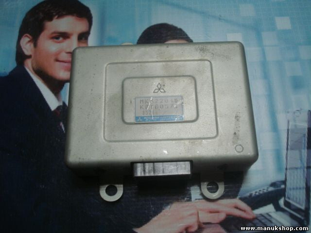 Motorsteuergerät Mitsubishi Pajero Montero MK322045 K8T80571
