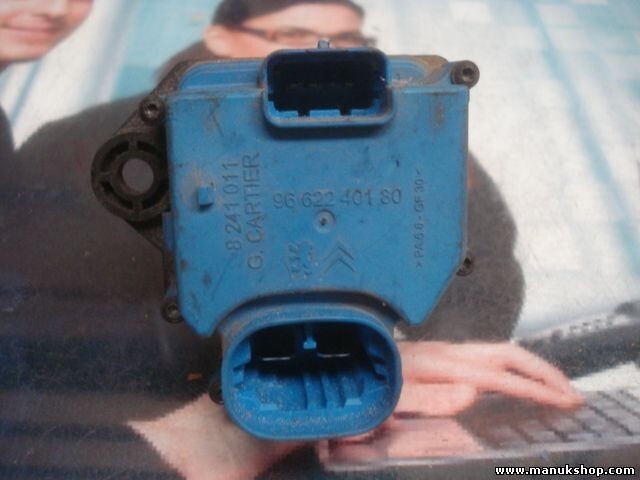 Steuergerät Elektrolüfter Peugeot 308 Citroen C4 Berlingo 9662240180 8241011