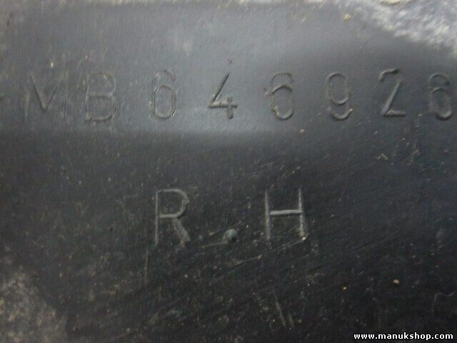 Schmutzfänger Mitsubishi Pajero V46W Montero 2 1990-1997 MB646926 MB 646926 RH