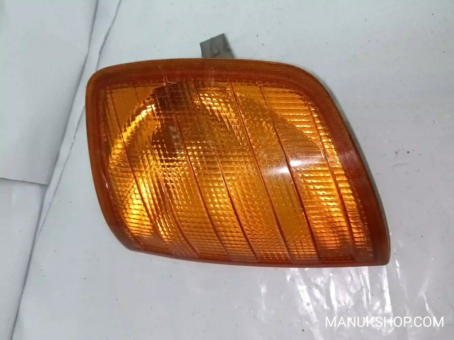 Blinker vorne links Mercedes-Benz W124 W123 W126 1305233928 1 305 233 928