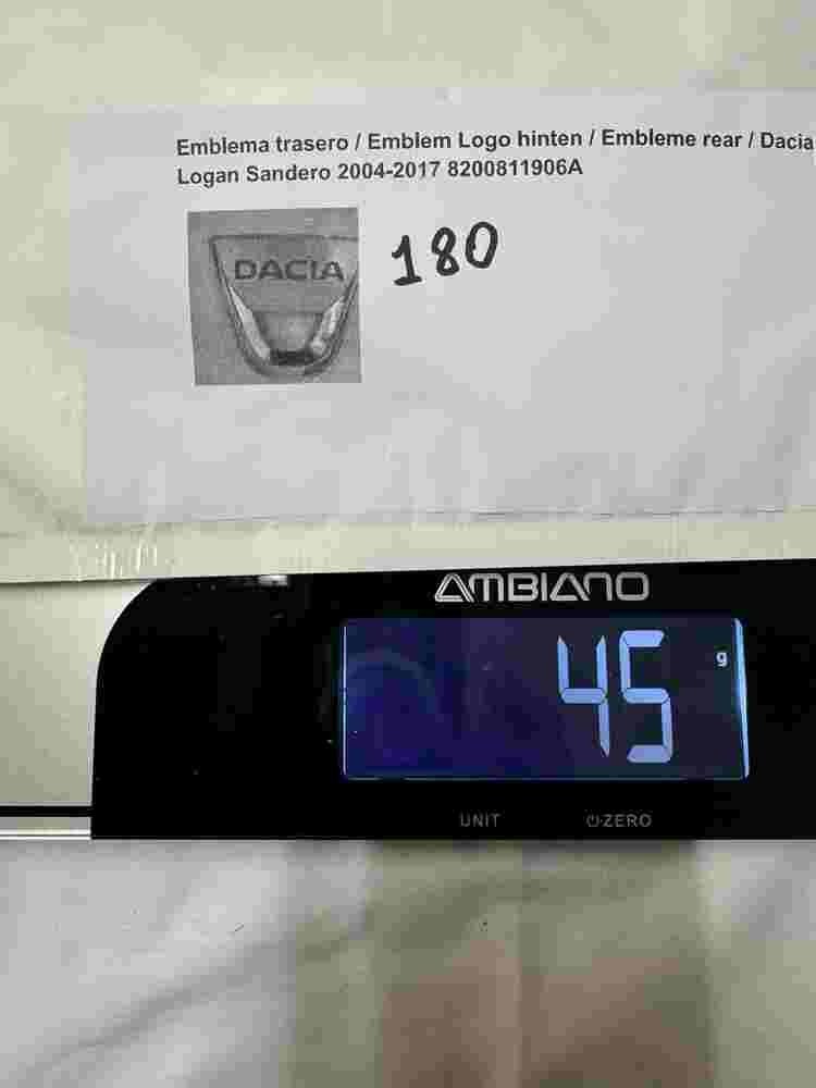 Emblem Logo hinten  Dacia Logan Sandero 2004-2017 8200811906A .