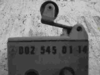 Kraftstoffpumpe Relais  Mercedes-Benz W123 0025450114 002 545 01 14