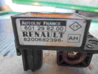 Airbagsensor Airbagsteuergerät Megane 8200682396 AH 8200682396AH  601298200
