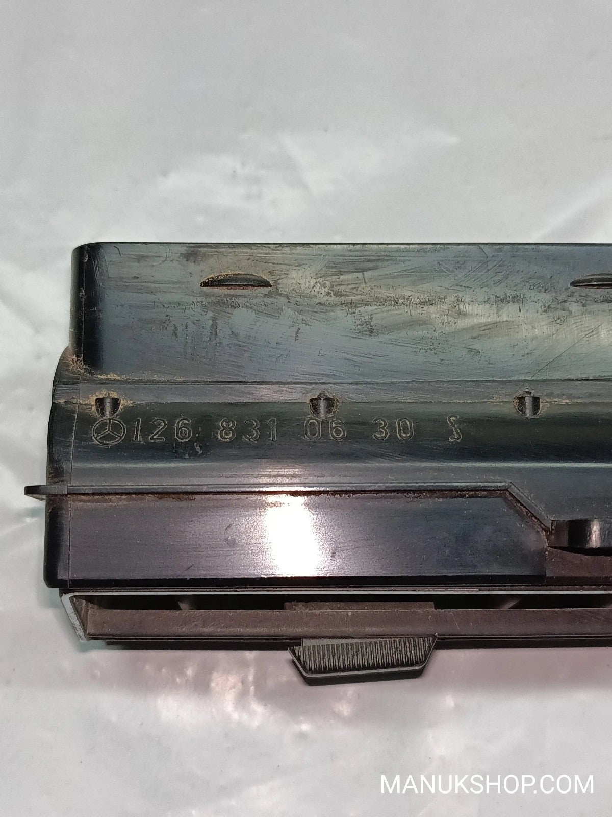 Lüftungsdüse  Mercedes-Benz  W123 W126 1268310630 126 831 06 30