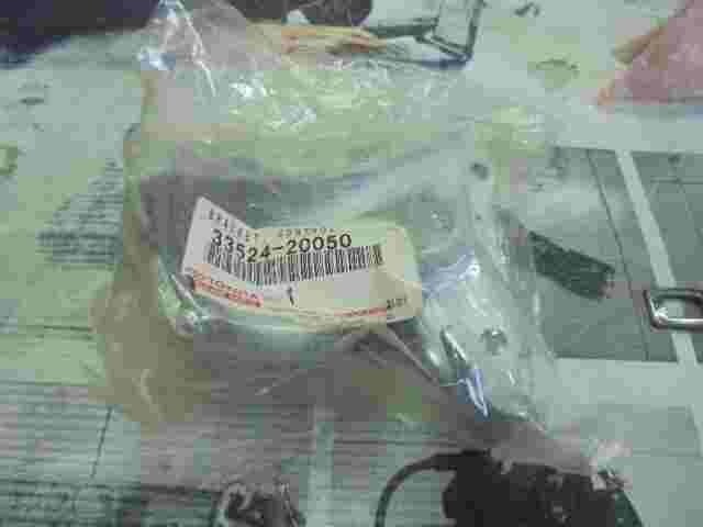 Control Bracket  Toyota Avensis II T25 Corolla 3352420050 33524-20050